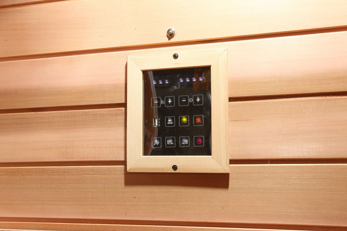 Comfortable Infrared Sauna with Mica Carbon Heater