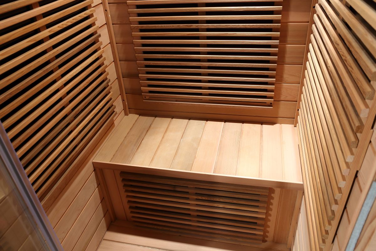Comfortable Infrared Sauna with Mica Carbon Heater