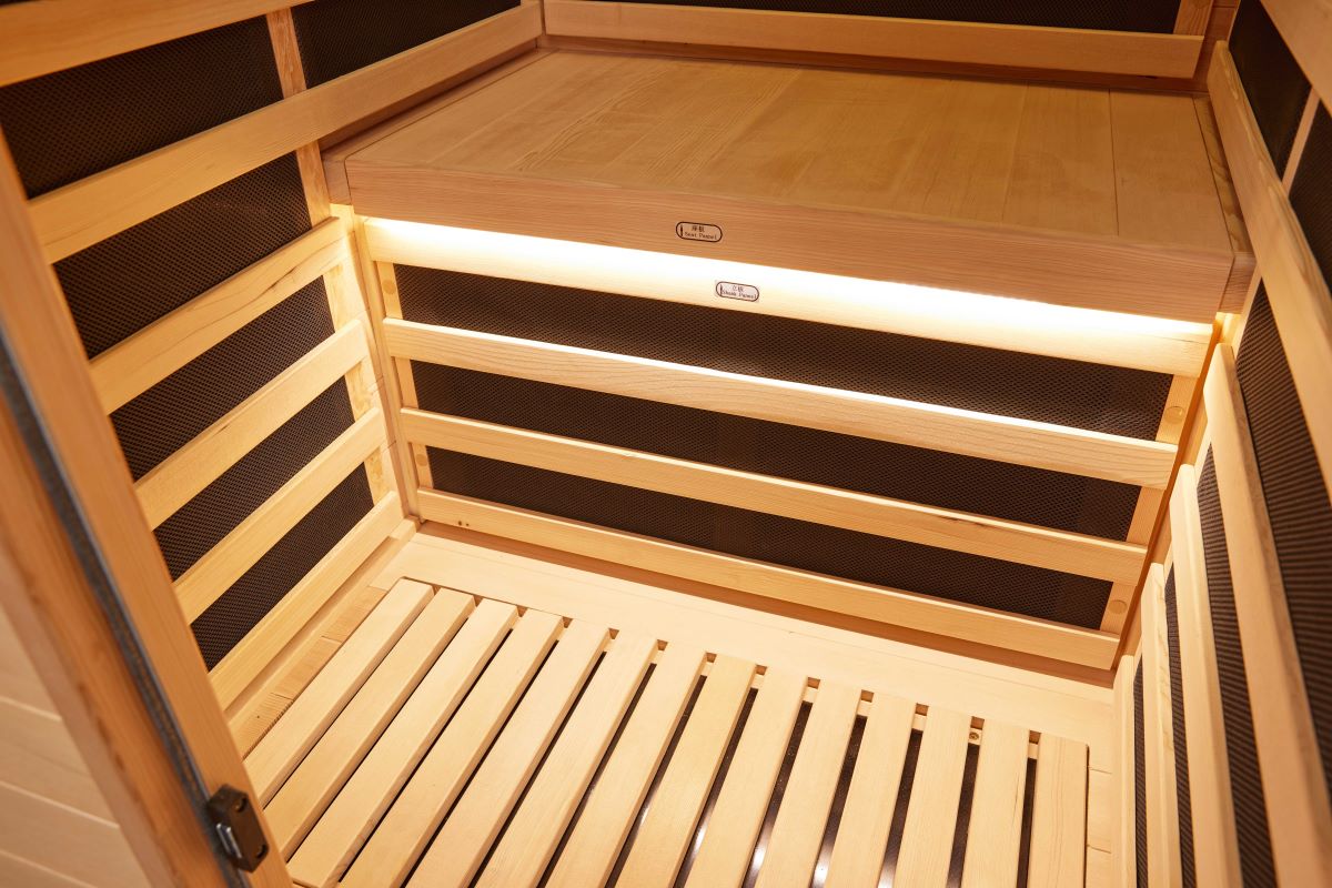 Luxury Infrared Sauna with L3 Control, Chromotherapy & Oxygen Bar